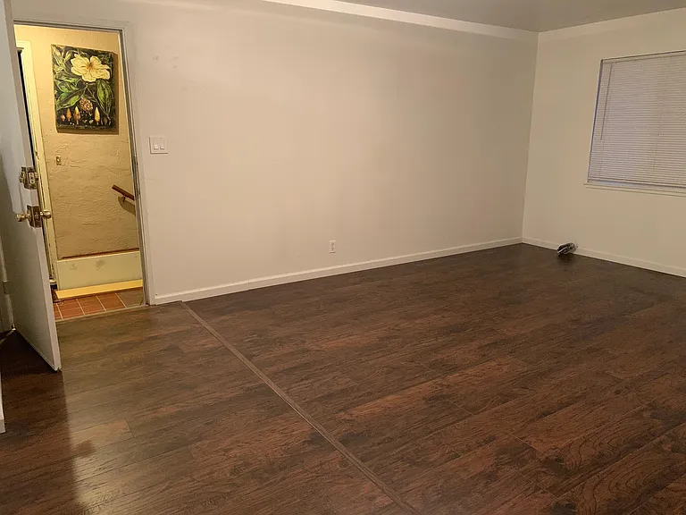 9940 Walnut St — Photo 6