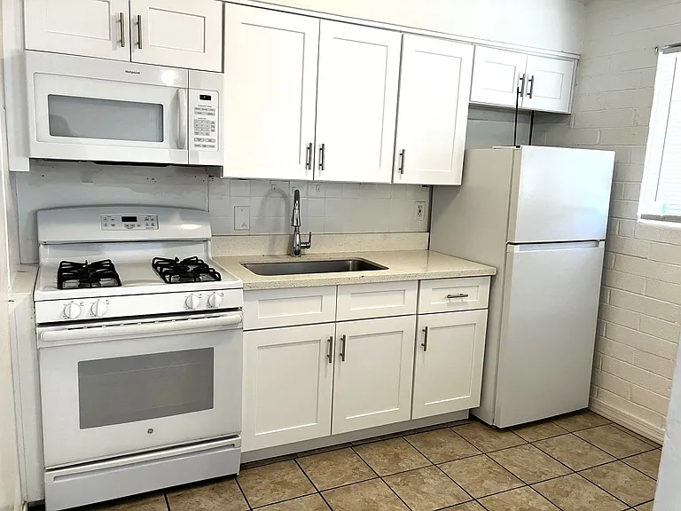 3128 W Pima St — Photo 3