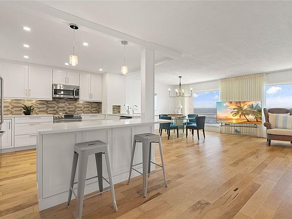 3rd image of 1 Colony Point Dr APT 15B