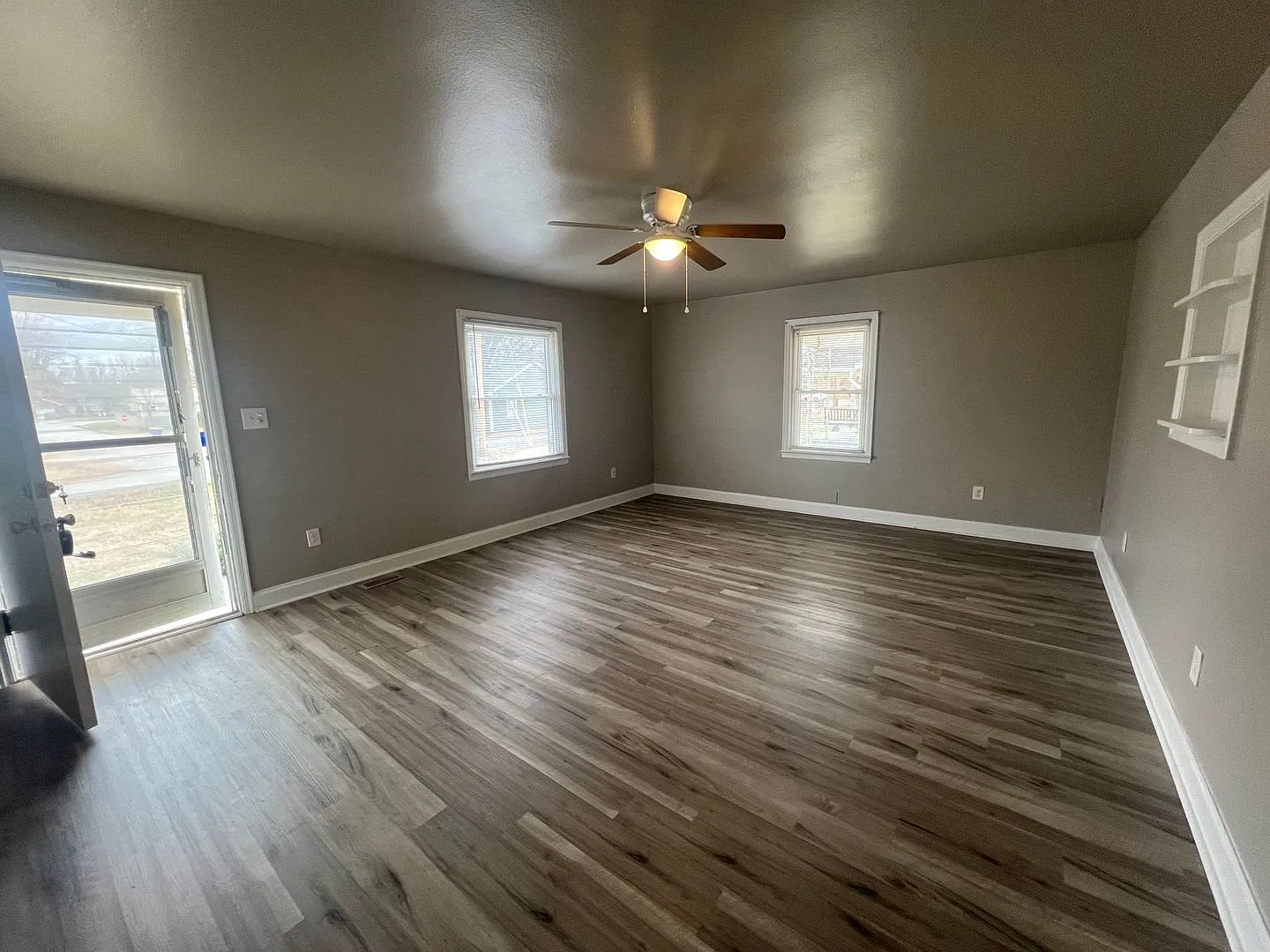 Cozy 2 Bedroom and 1 Bath Home — Photo 2