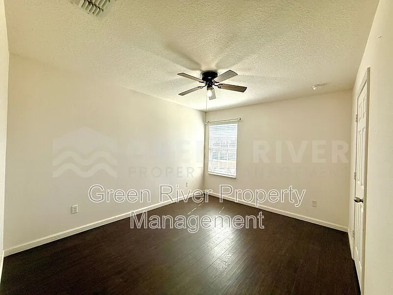 8704 Lake George Cir W — Photo 34