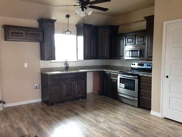 2nd image of 400 W Pecan St