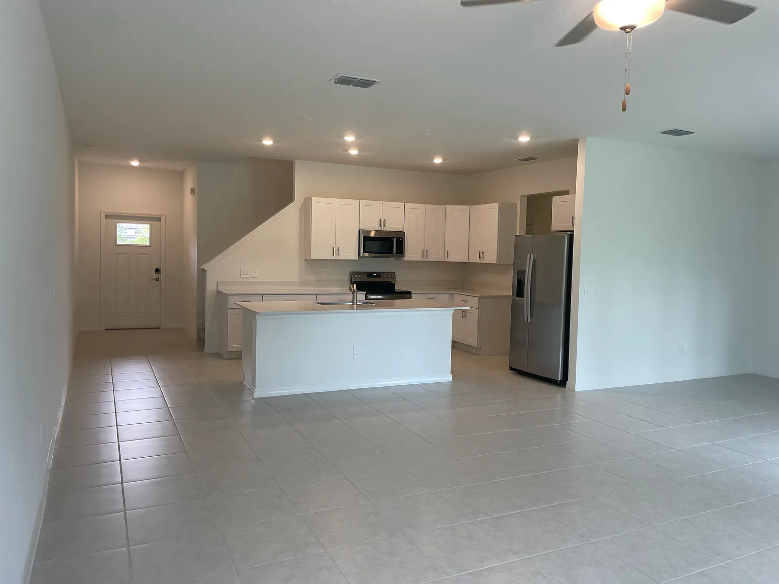 3 bed, 2319 sqft, $2,799 — Photo 2