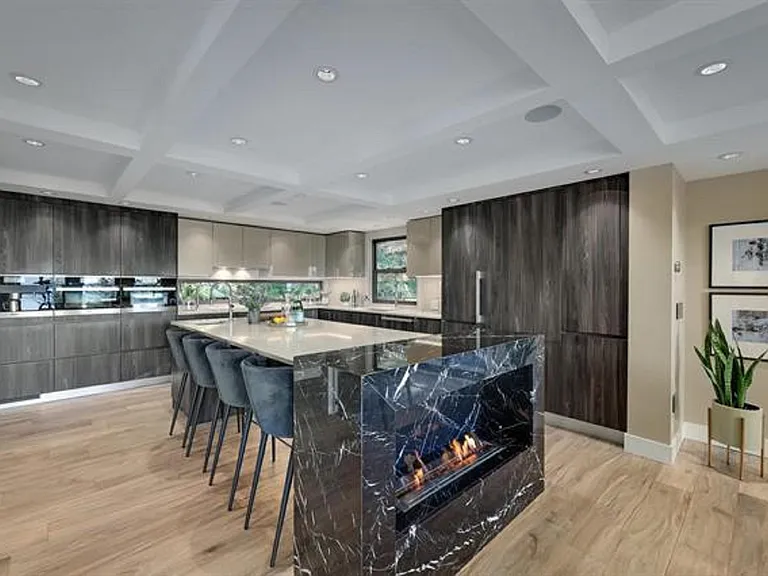 445 Mountain Dr — Photo 8