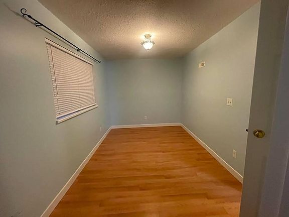 4th image of 26458 33rd Ave
