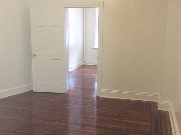 5th image of 612 W Princess St #1