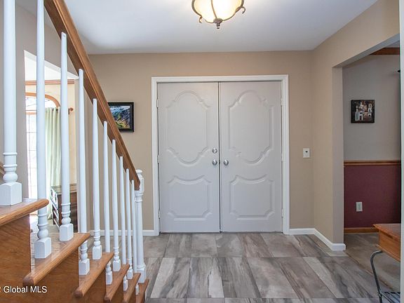 3rd image of 8 Orchard Park Dr #8-277.14-2