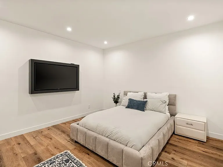 5332 Natick Ave — Photo 13