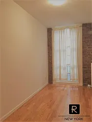 Rented by R New York