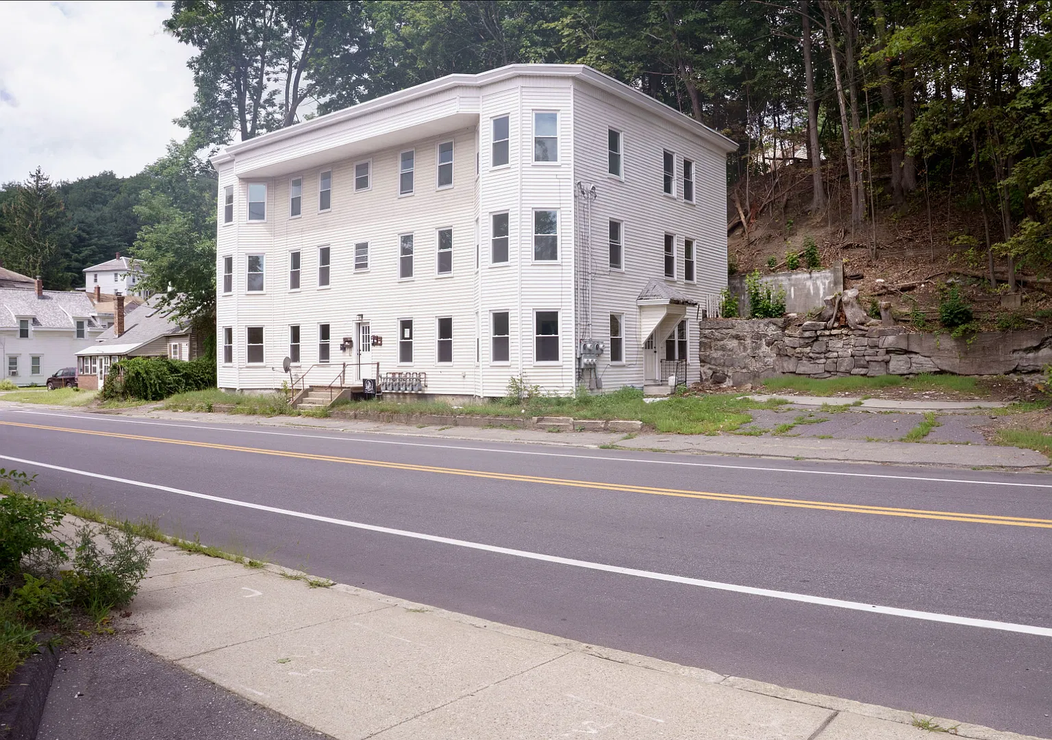 Fully Renovated Apartment Building Modern Upgrades Throughout — Photo 2