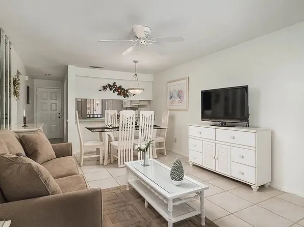 11220 Caravel Cir, Fort Myers, FL 33908