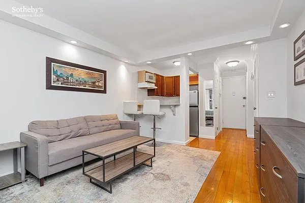Rented by Sotheby's International Realty | media 13