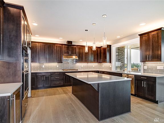 5th image of 708 79th Ave SE