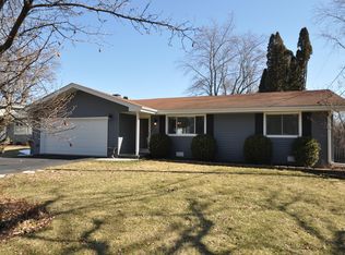 71 S Beck Rd, Lindenhurst, IL 60046
