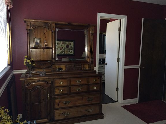 4th image of 25 Biscayne Dr