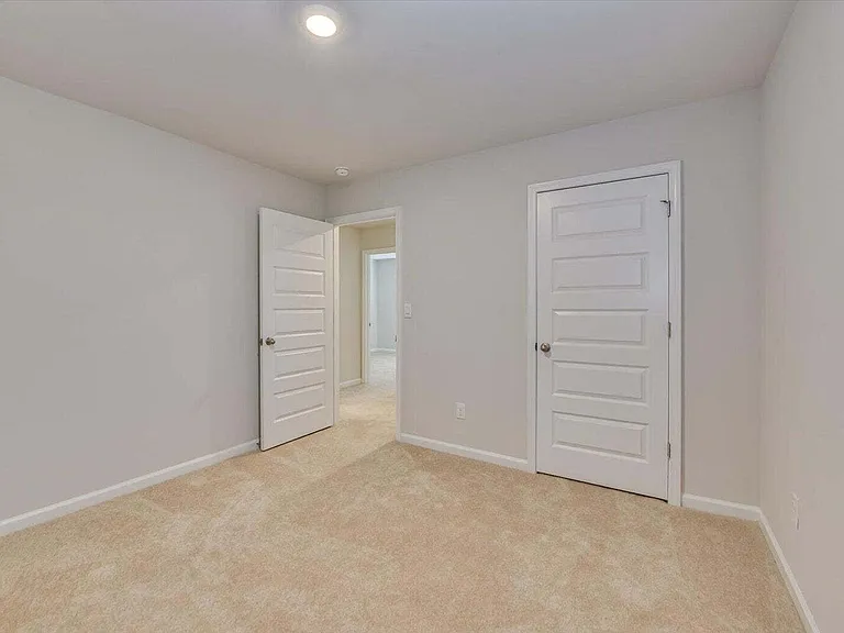 433 Whitby Ct — Photo 24