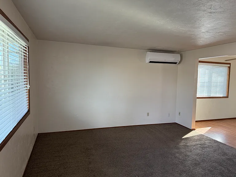 3074 Marion St SE — Photo 2