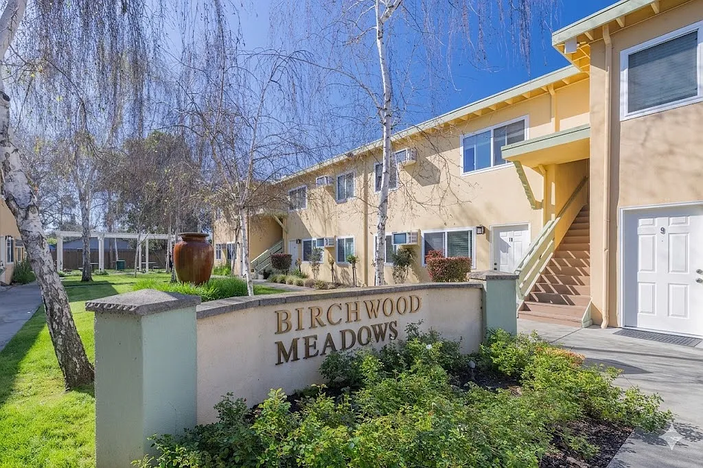 2 bed, 640 sqft, $1,449 — Photo 1