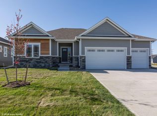 5414 165th St, Urbandale, IA 50323