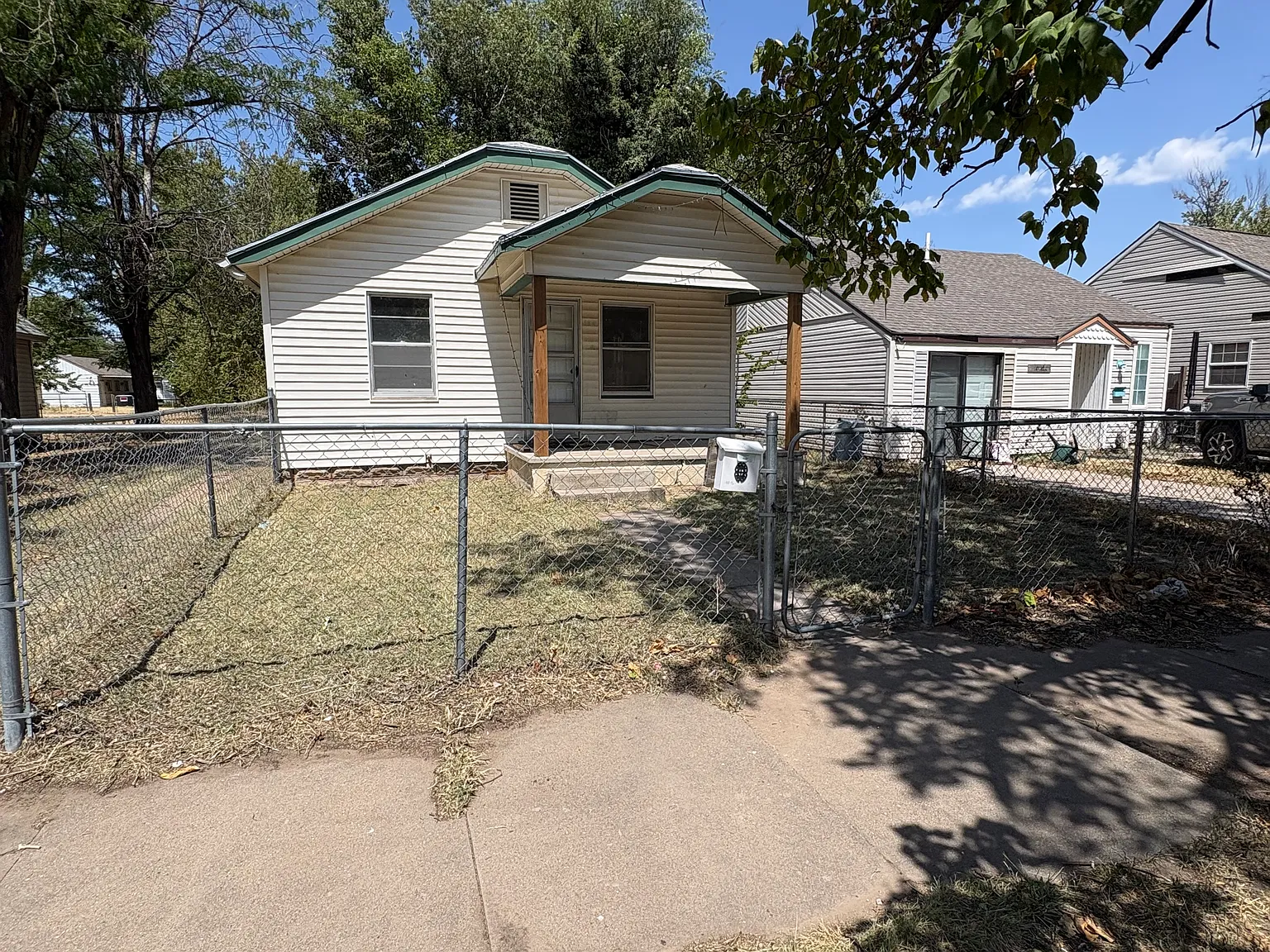 2 bed, 664 sqft, $900 — Photo 1