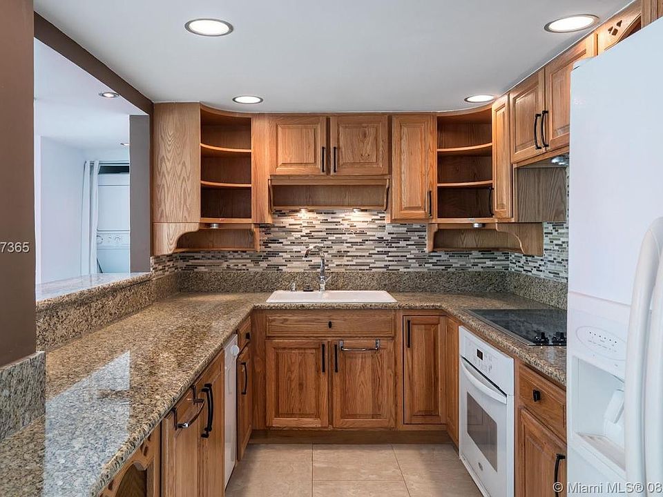 1st image of 5415 Collins Ave #6055