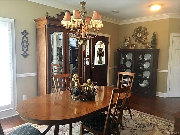 5th image of 409 Towne Lake Dr