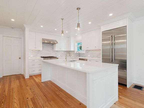 5th image of 235 Santa Lucia Dr