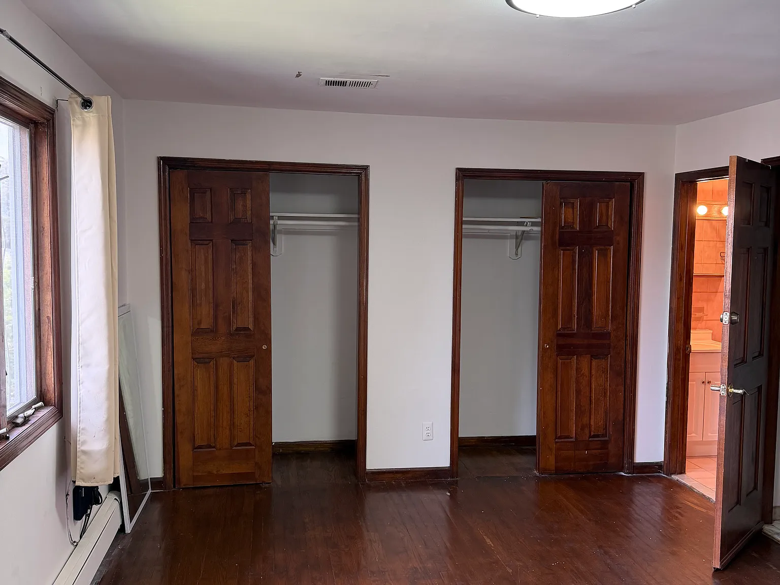 4 bed, $3,700 — Photo 1