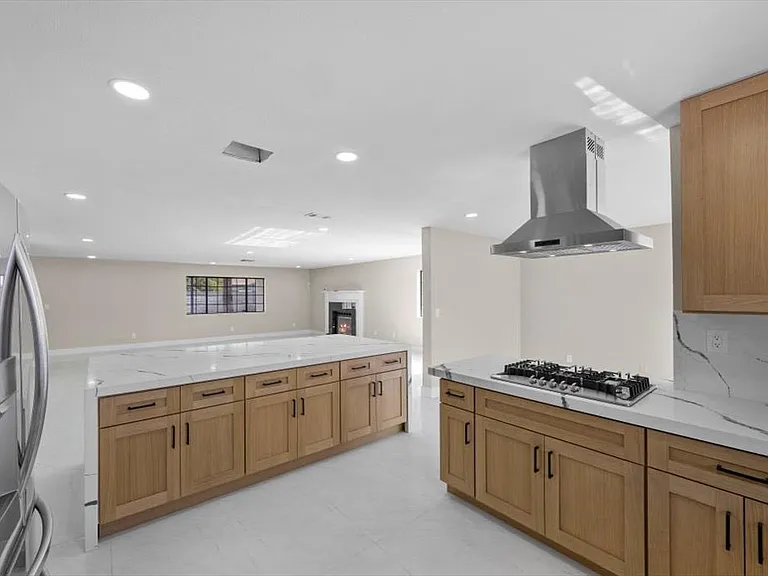 3382 Montessouri St — Photo 6
