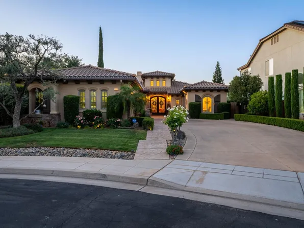 1823 Decatur Ave, Clovis, CA 93611