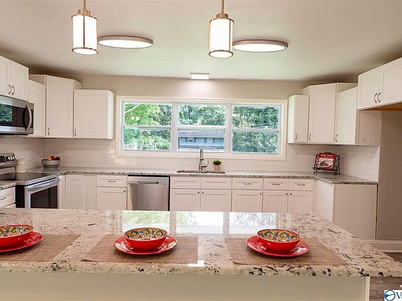 4th image of 613 Mountain Gap Dr SE