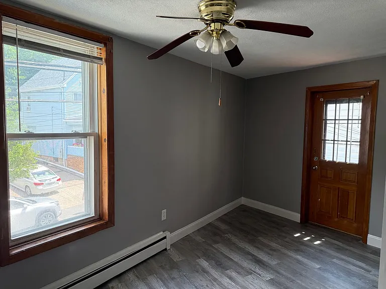 781 Winthrop Ave — Photo 15