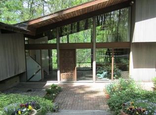 15 Stonehedge Rd, Lincoln, MA 01773