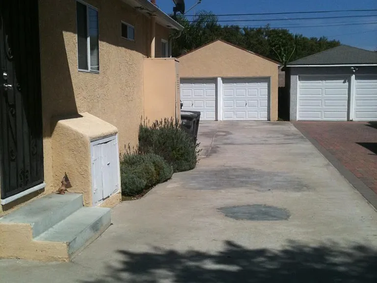2530 Termino Ave — Photo 25