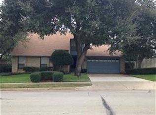 204 Landover Dr, Euless, TX 76040