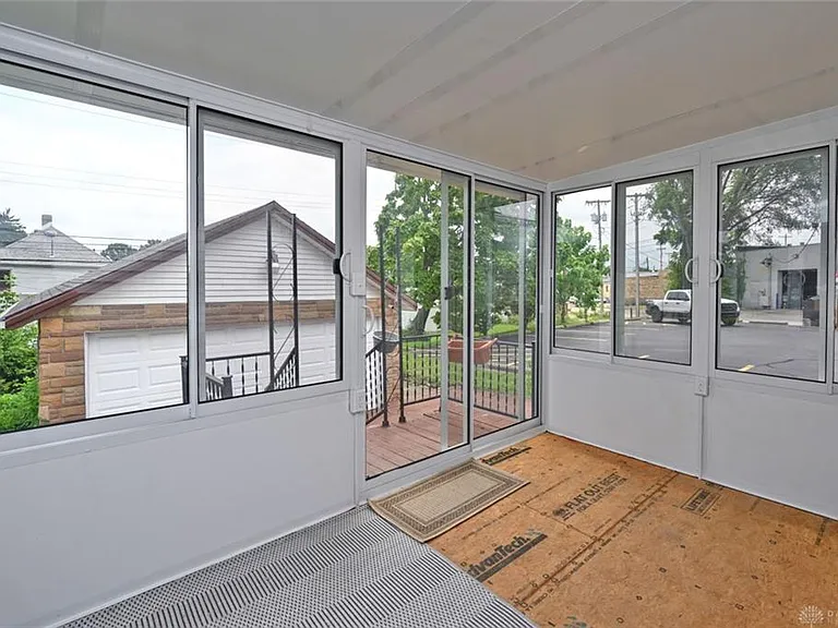 2368 Fauver Ave — Photo 34