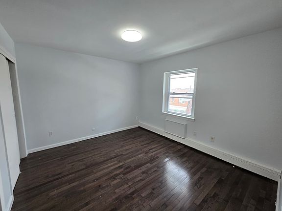 3rd image of 479 Roseville Ave APT 22