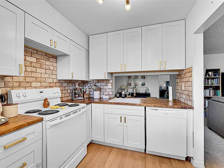 117 Gardens Dr #204 — Photo 8