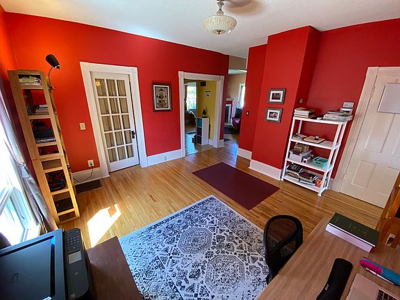 3rd image of 512 6th St E