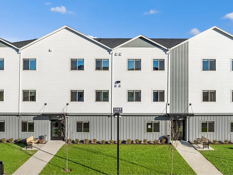 Terra Lofts Apartments & Townhomes — Photo 14