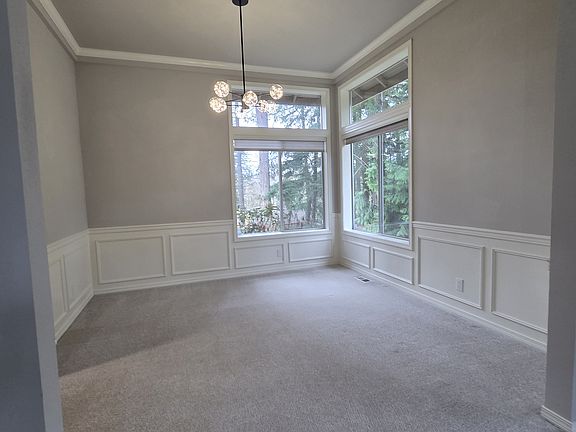 5th image of 718 234th Ave SE