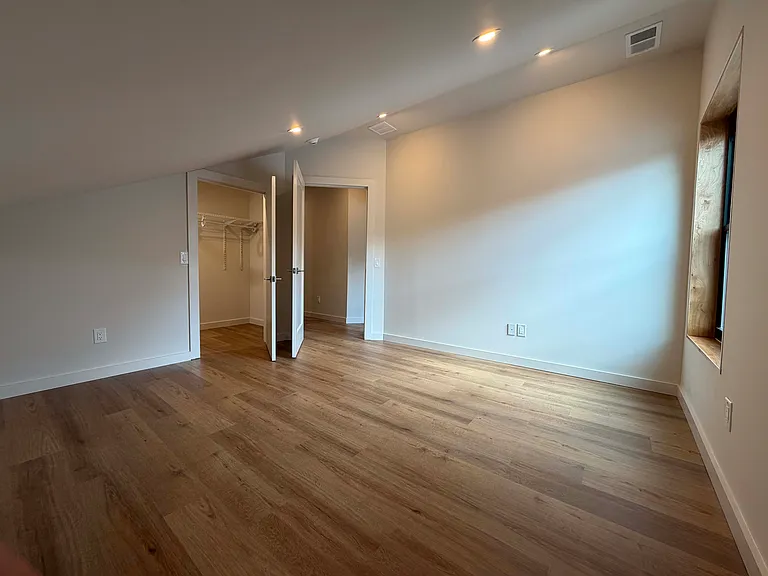 20 W 3rd St #3 — Photo 23
