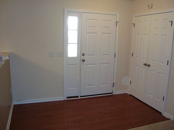 2nd image of 1905 Elsie Cir NE