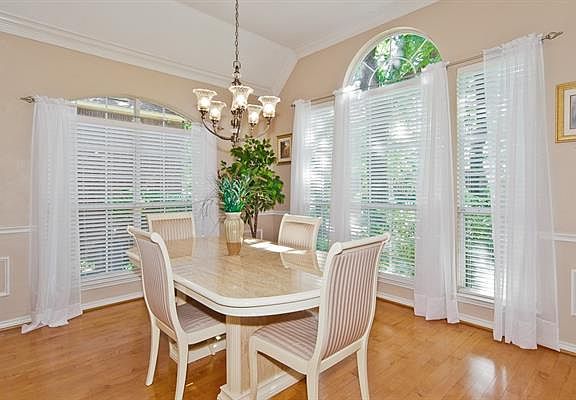 2nd image of 8633 Kensington Ln