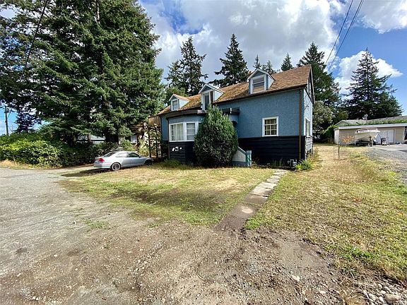 2nd image of 2321 Sooke Rd