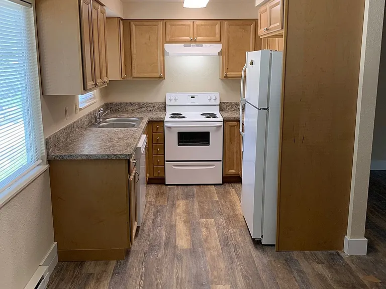 1837 NE Purcell Blvd — Photo 43