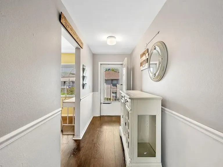 1357 Churchill Cir #G-202 — Photo 6