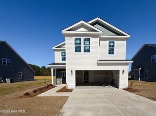 839 Cooke Dr, Hubert, NC 28539