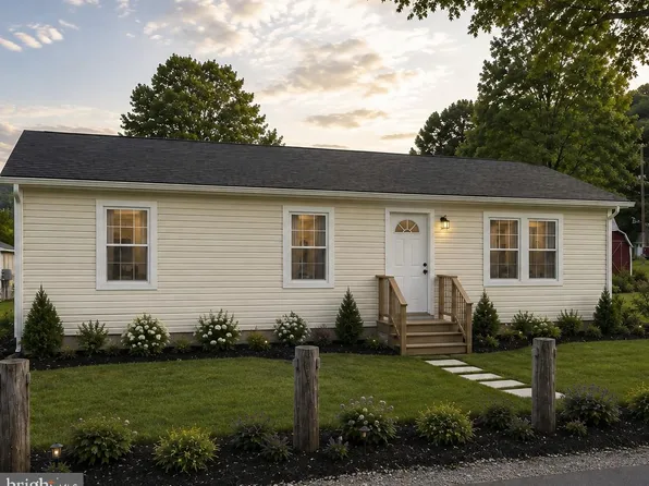 20 Railroad St, Grantsville, MD 21536