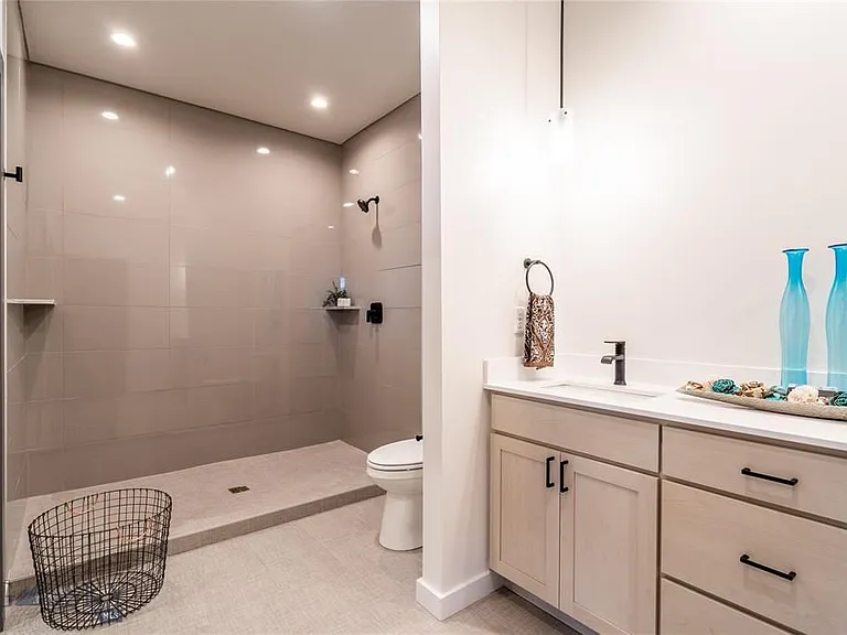 2046 Dennison Ln #A — Photo 11